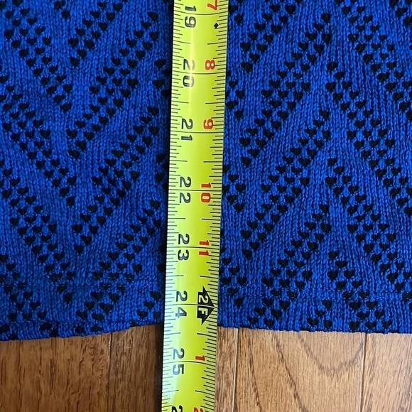 Chico’s Blue Chevron Top Size 3 (16) - Picture 11 of 13